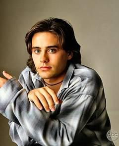 Jared Leto are cei mai frumosi ochi din lume - Americanii au realizat, in 2009, un clasament al - Jared Leto